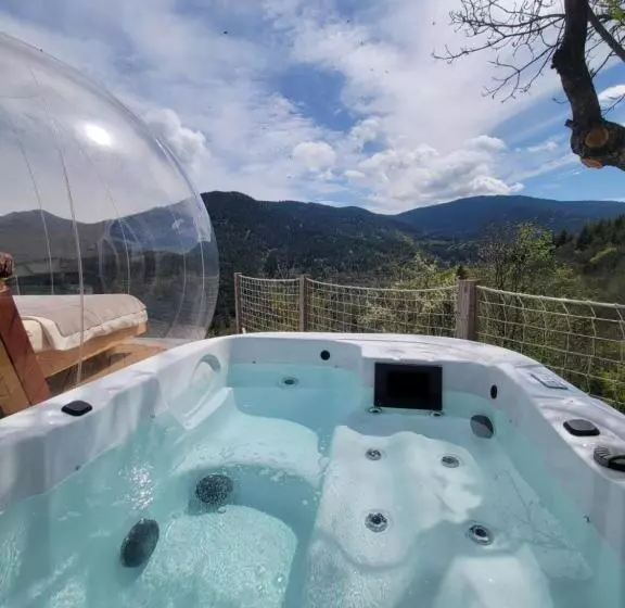 Aamiaismajoitus (B&B) La Bulle D Ardèche