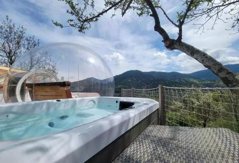 Aamiaismajoitus (B&B) La Bulle D Ardèche