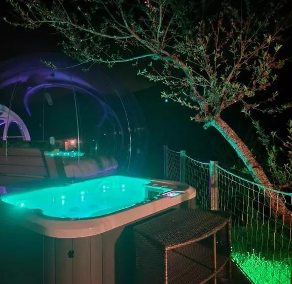 Aamiaismajoitus (B&B) La Bulle D Ardèche