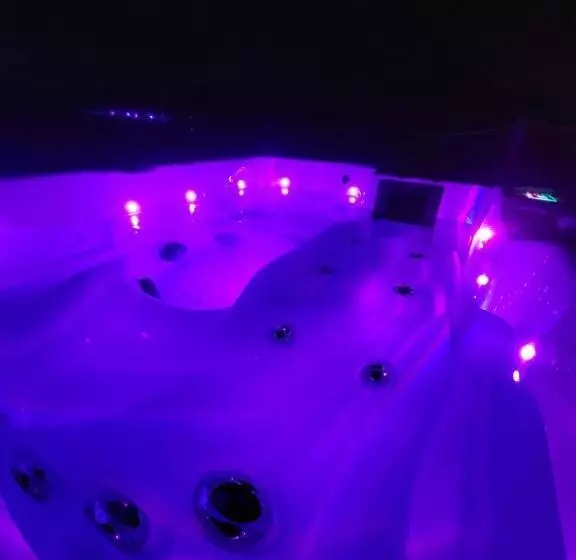 Aamiaismajoitus (B&B) La Bulle D Ardèche