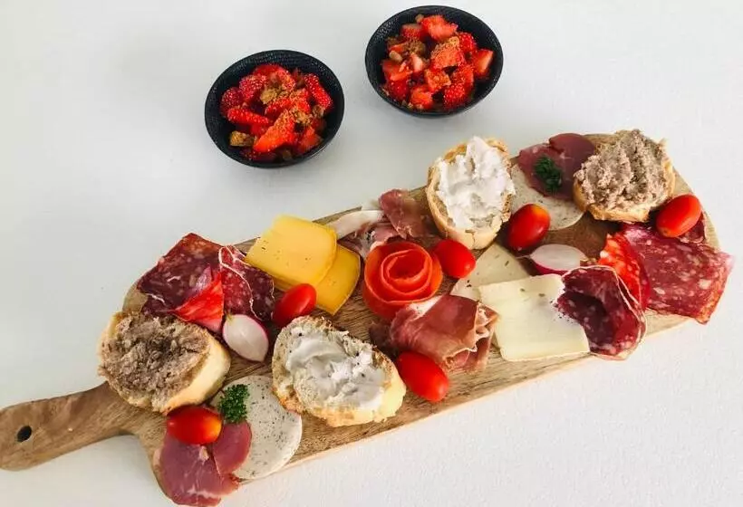 Aamiaismajoitus (B&B) Chambre D Hôtes Le Cottage