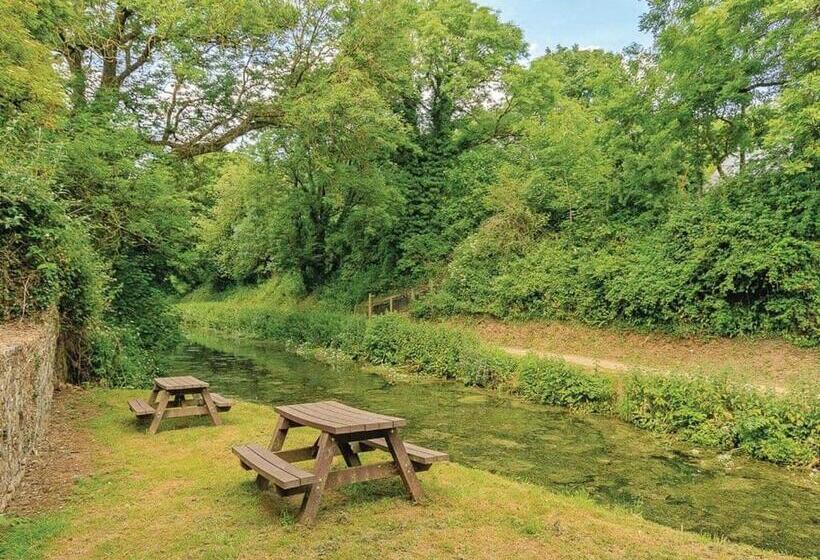 渡假胜地  Whipcott Water