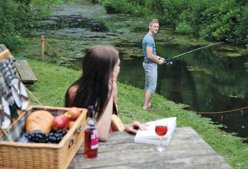 渡假胜地  Whipcott Water