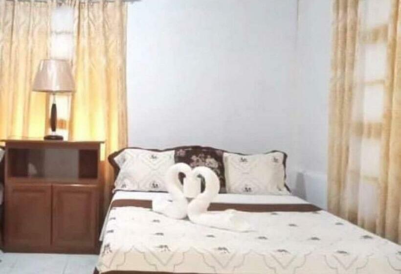 Hostel Island Rendevoo