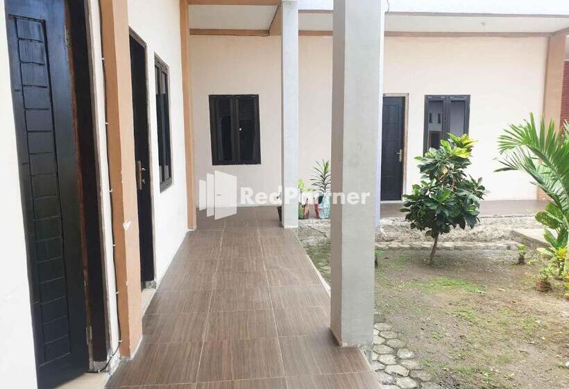 Reddoorz At Hotel Gloria Borong Labuan Bajo