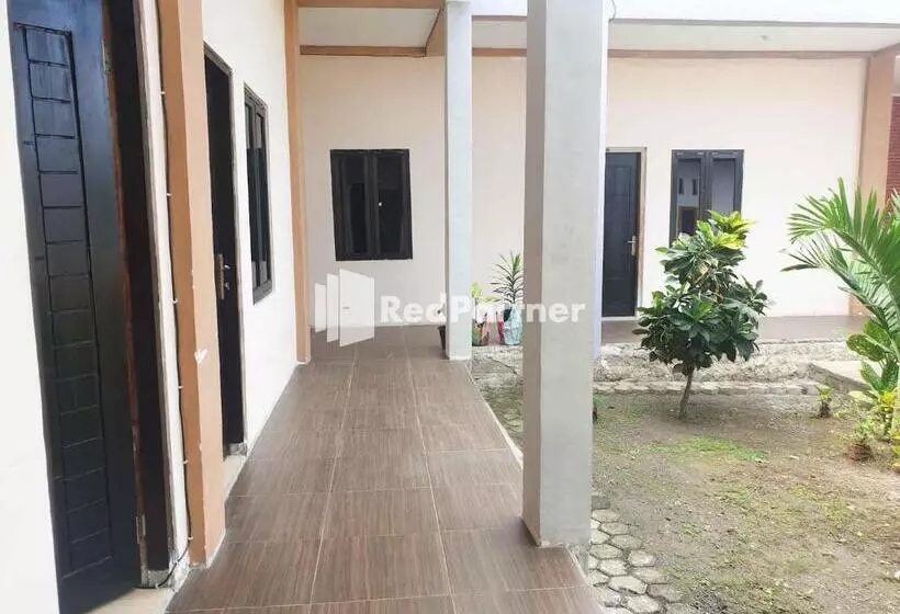 Reddoorz At Hotel Gloria Borong Labuan Bajo