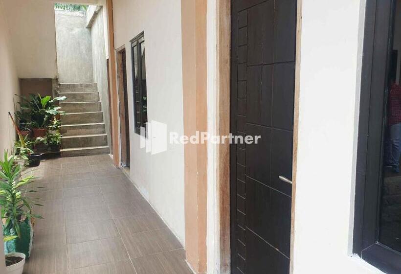 Reddoorz At Hotel Gloria Borong Labuan Bajo