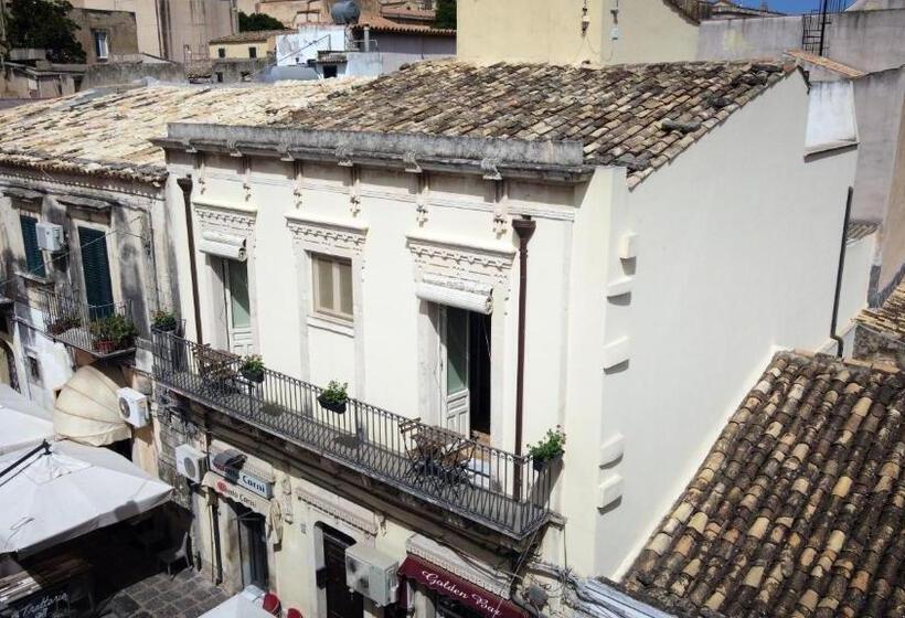 Pensjonat Dal Commediante Apartment And Room