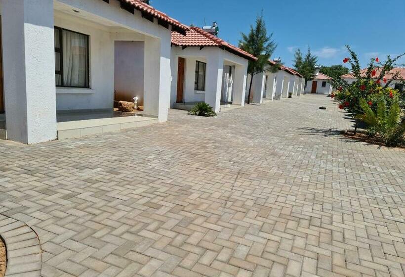 פנסיון Mminanoko Eco Guesthouse