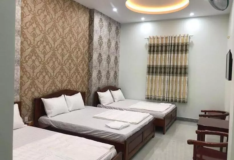 هتل Khách Sạn Bảy Tâm Khách Sạn Gần Dinh Thầy Thím Biển Lagi