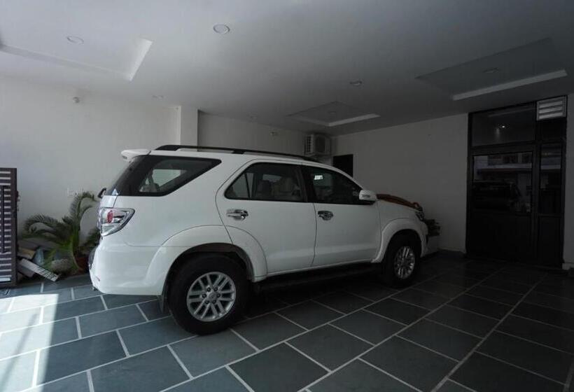 בית מלון כפרי Star Inn