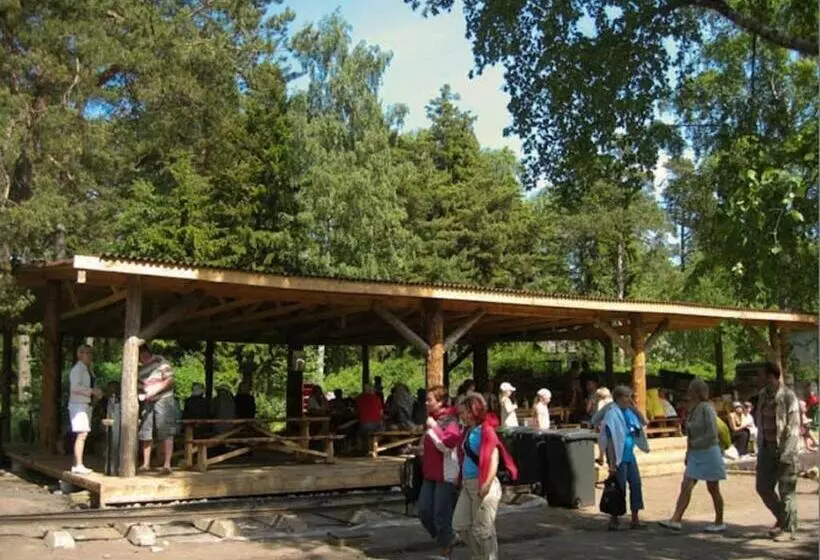 پانسیون Naissaare Guesthouse Külalistemaja