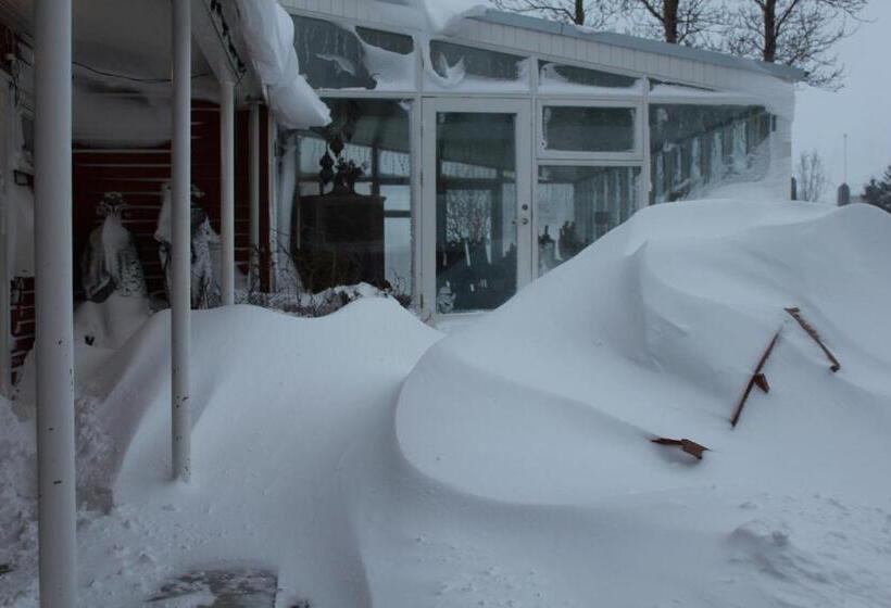 ペンション The Guesthouse By The Fjord