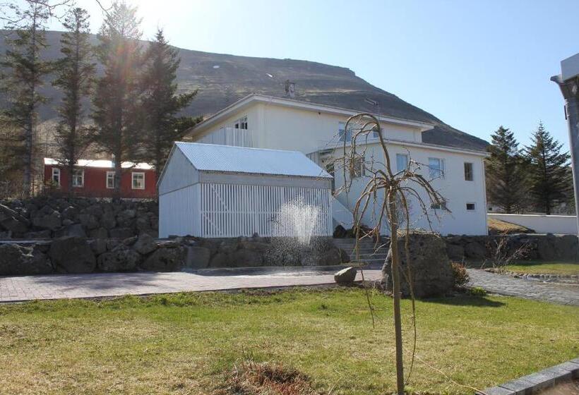 ペンション The Guesthouse By The Fjord