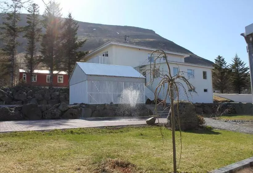 پانسیون The Guesthouse By The Fjord