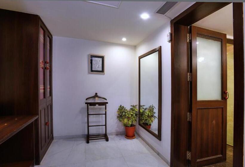 호텔 Anuraga Palace