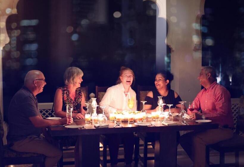 호텔 Anuraga Palace