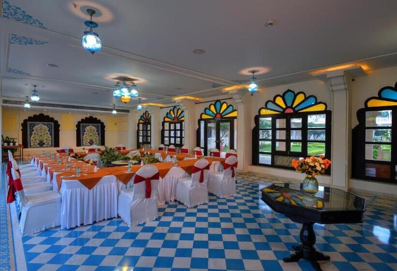 호텔 Anuraga Palace