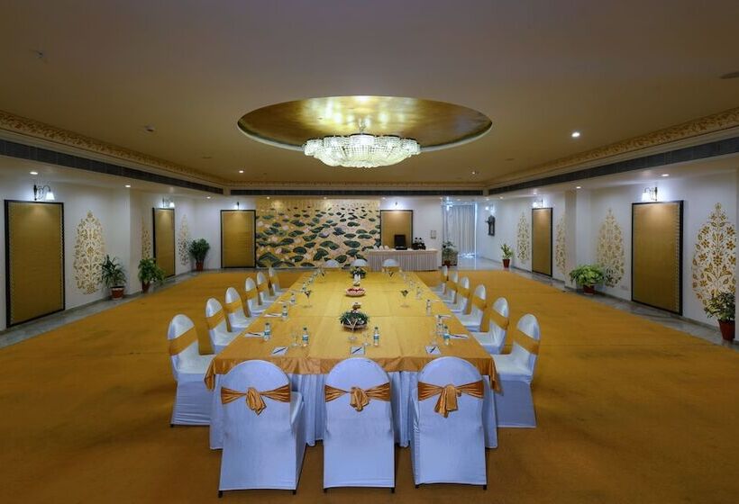 호텔 Anuraga Palace