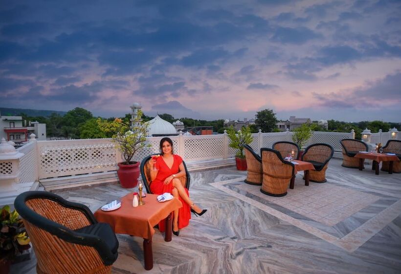 호텔 Anuraga Palace