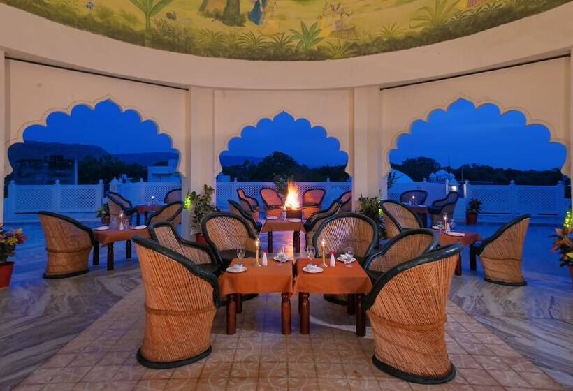 호텔 Anuraga Palace