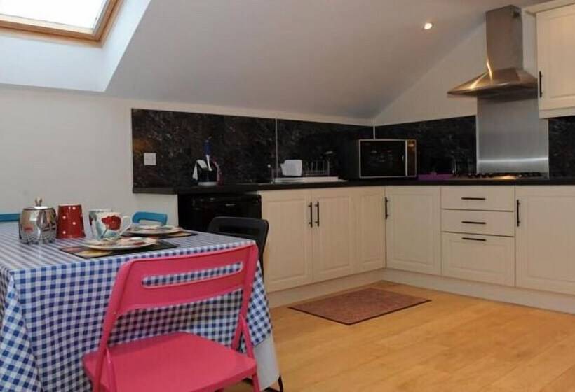 هتل Bay Cottage Bed & Breakfast