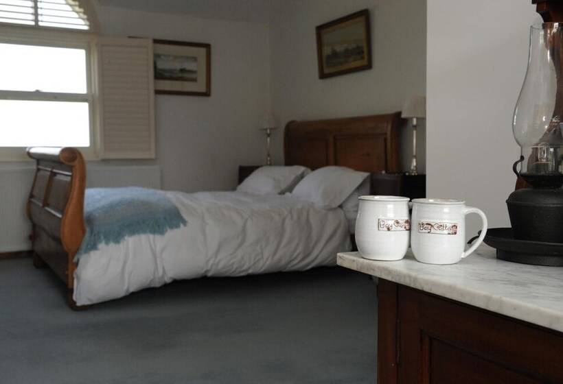 هتل Bay Cottage Bed & Breakfast