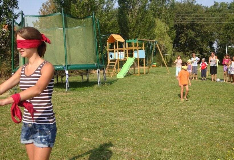 هتل Chalets Des Mousquetaires