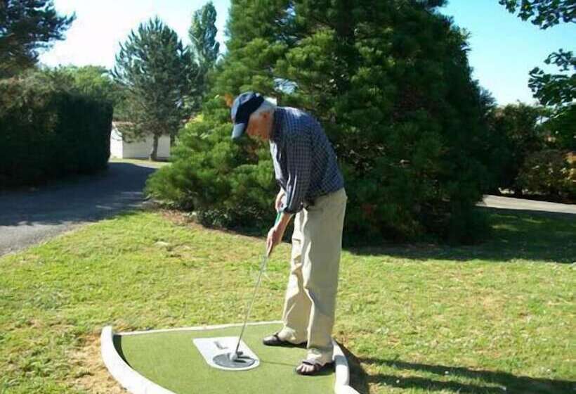 هتل Chalets Des Mousquetaires