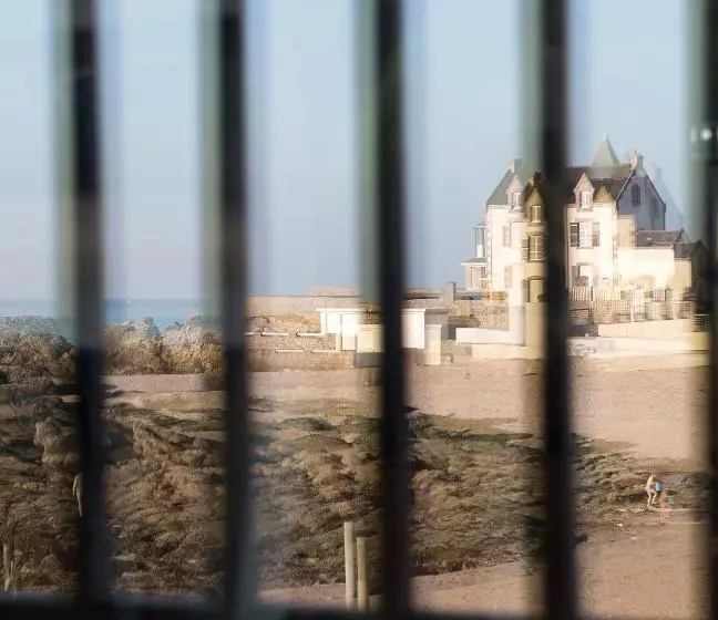 Grand Hotel De L Océan