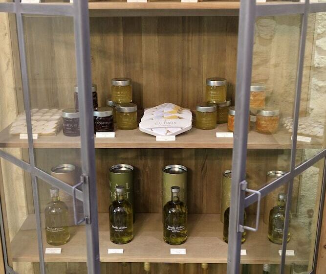 هتل Hôtel Mas Valentine