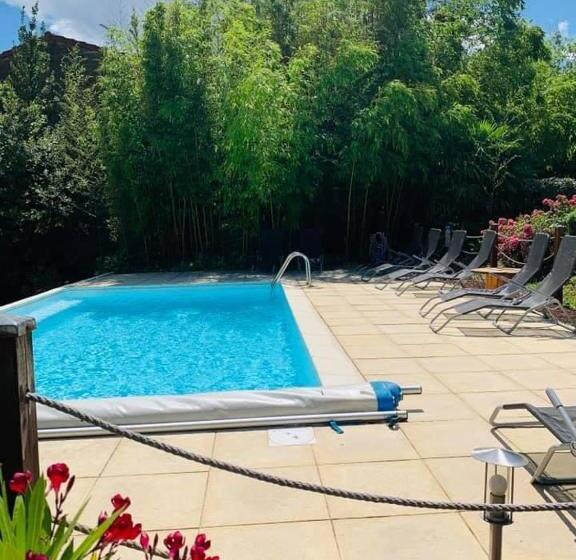 בית מלון כפרי Hôtel Restaurant La Désirade