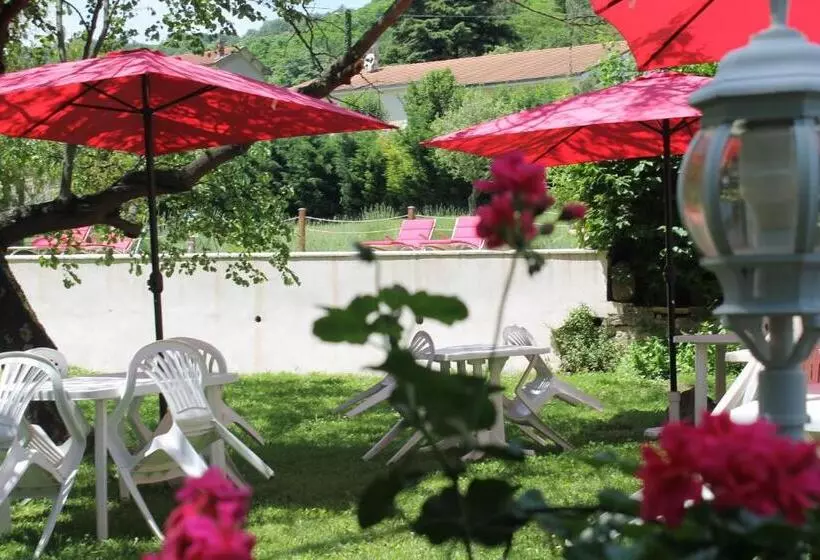 ホテル Hôtel Restaurant La Désirade