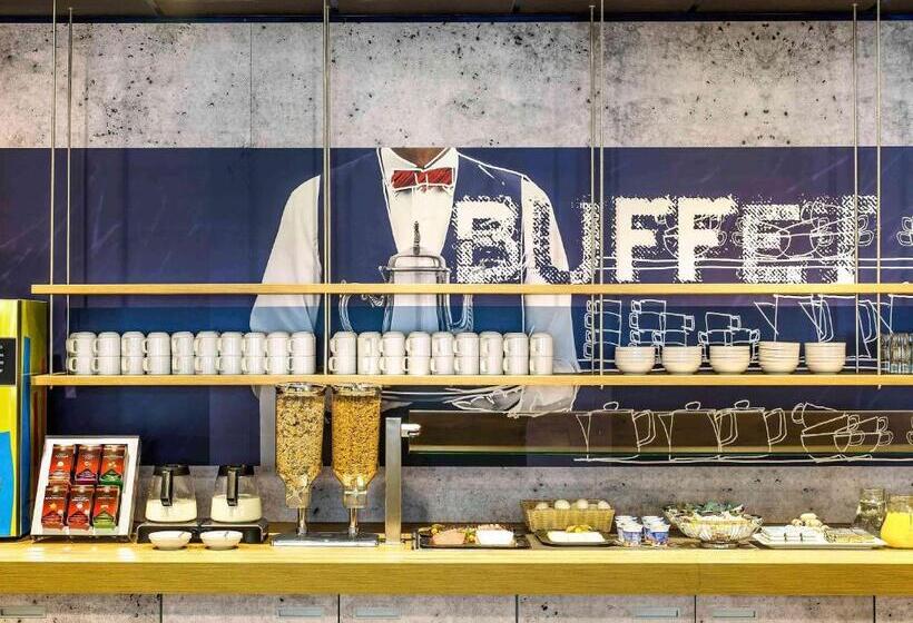 ホテル Ibis Budget Clermont Ferrand Le Brezet Aeroport