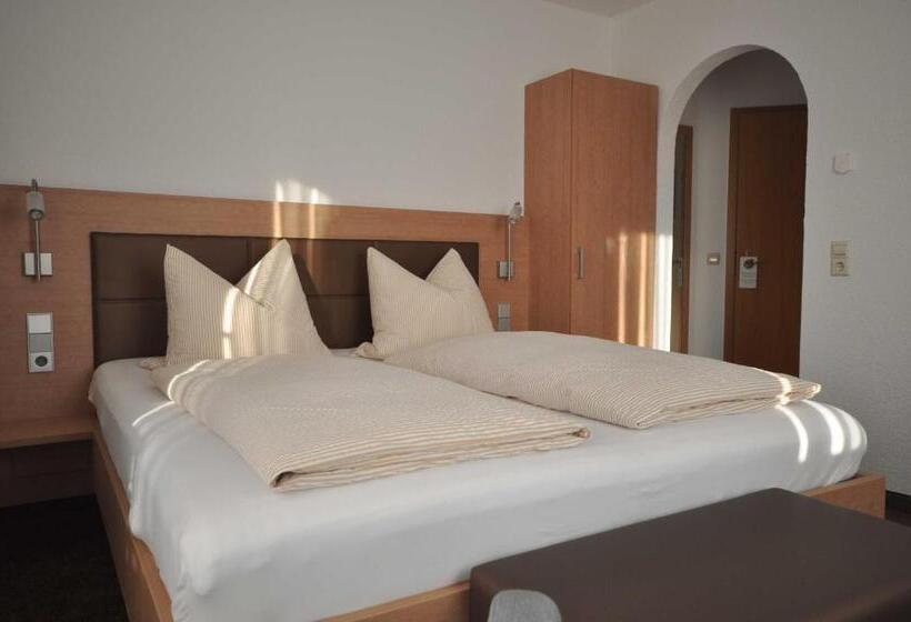 هتل Pension Jasmin