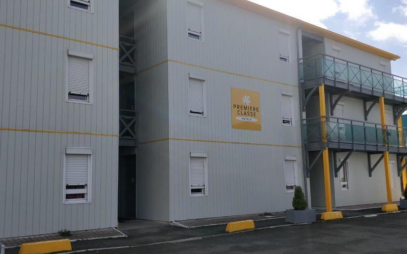 Отель Premiere Classe Coignieres