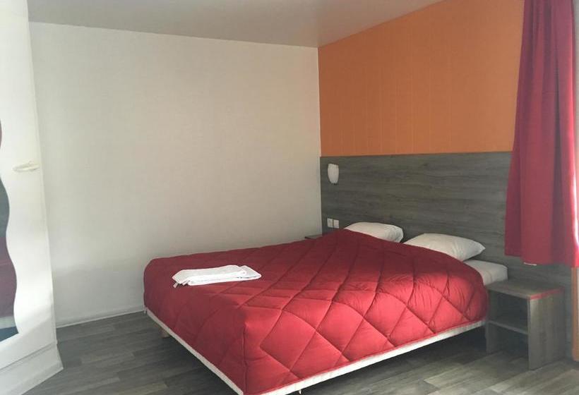 Отель Premiere Classe Coignieres