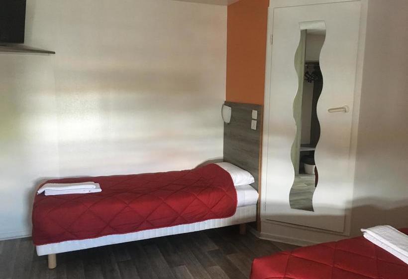 Отель Premiere Classe Coignieres