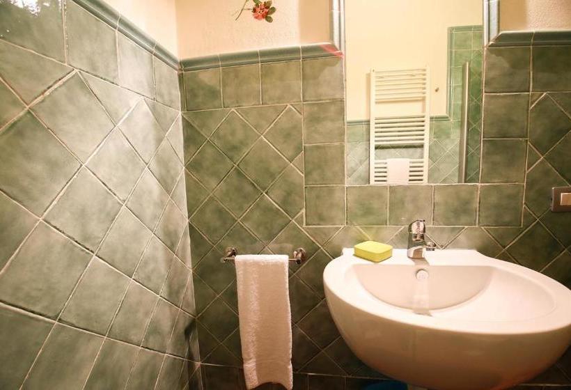 فندق Gatto Bianco Tizzauli