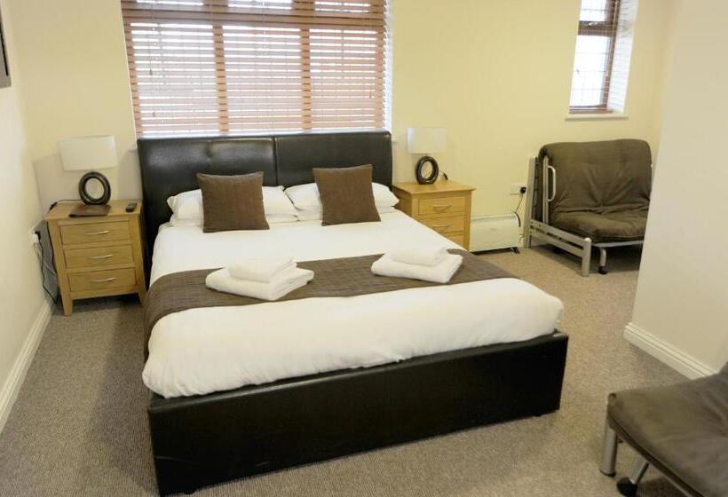 هتل The Elm Tree Inn