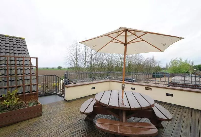 Hotelli The Elm Tree Inn