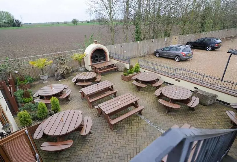 Hotelli The Elm Tree Inn