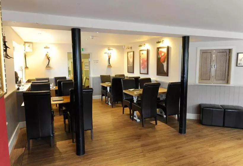 Hotelli The Elm Tree Inn