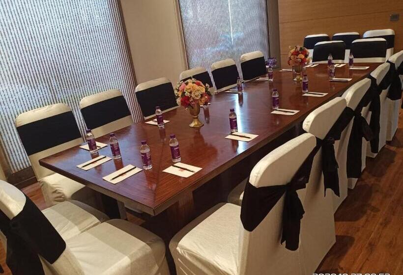 هتل Tivoli Grand Resort