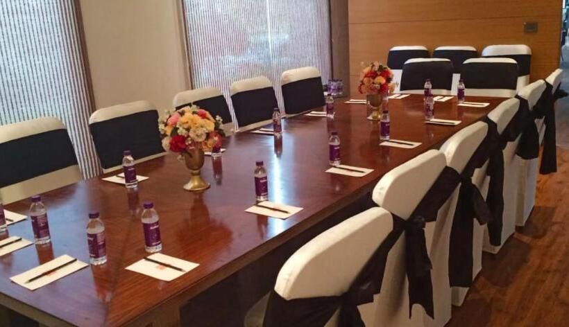 هتل Tivoli Grand Resort