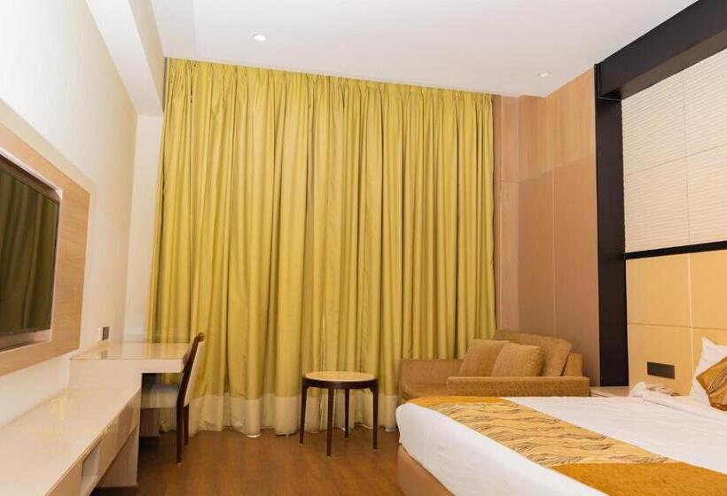 هتل Tivoli Grand Resort