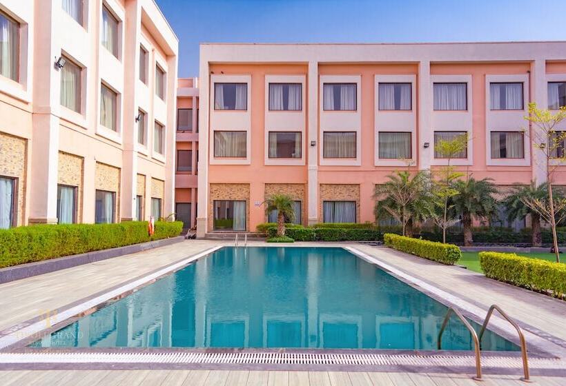 هتل Tivoli Grand Resort