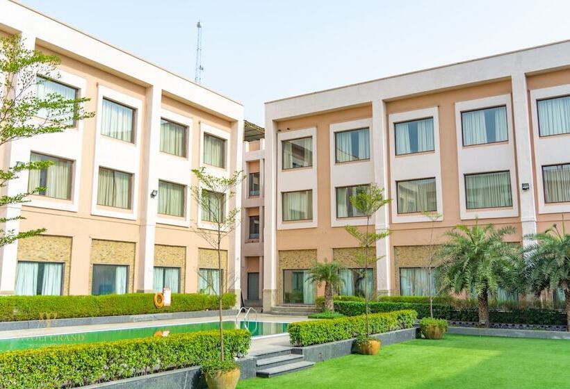 هتل Tivoli Grand Resort