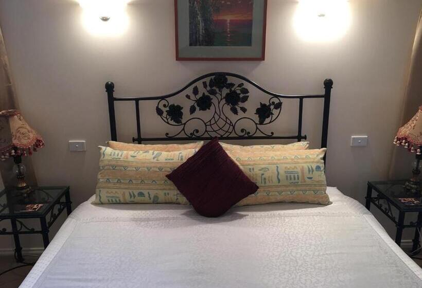 Weeroona Bed And Breakfast