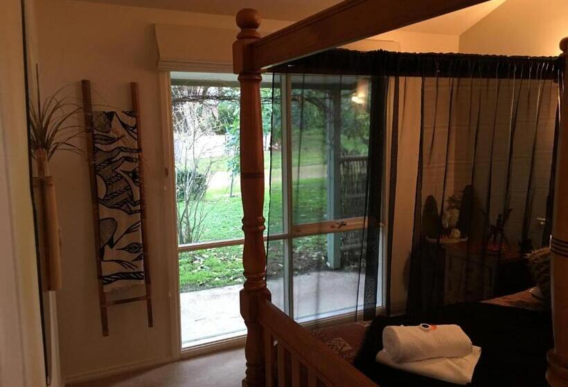 Weeroona Bed And Breakfast